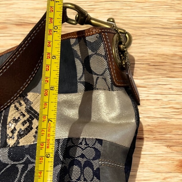 Beautiful Navy Coach Shoulder Bag in Excellent Condition - Picture 3 of 12